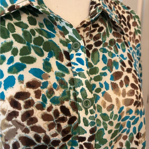 Christopher & Banks green and brown leaf patterned button down blouse size L - Picture 8 of 16